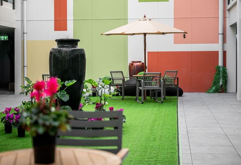 Sunrise Garden Suites