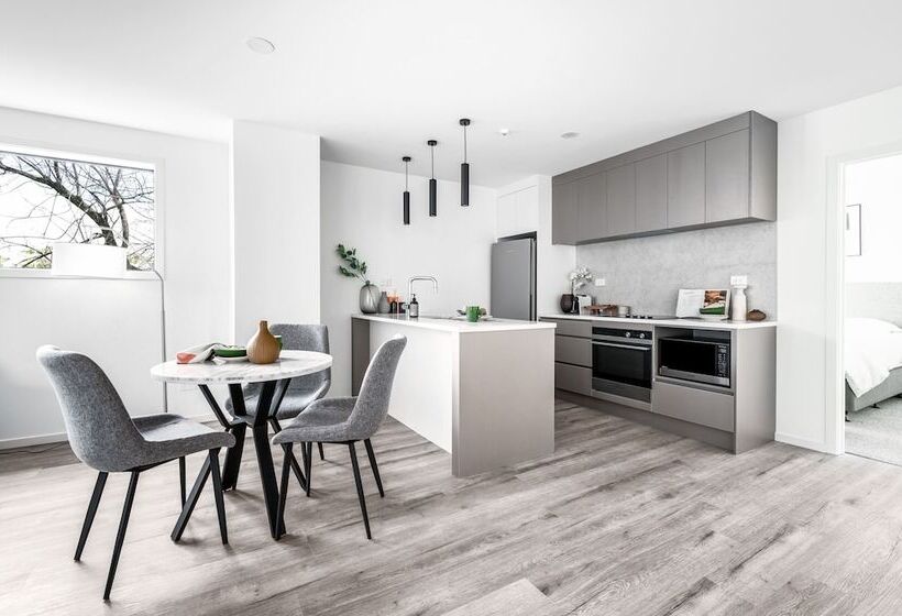 Sunrise Garden Suites