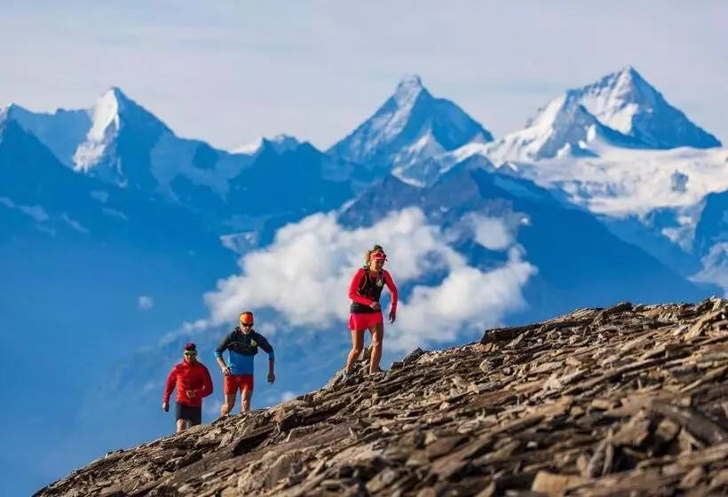 ユースホステル Alaïa Lodge