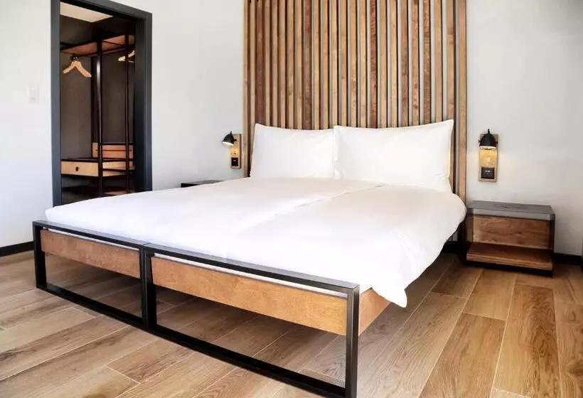 ユースホステル Alaïa Lodge