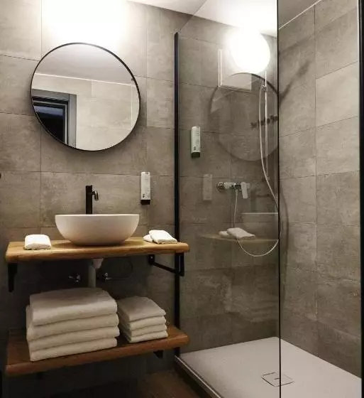 ユースホステル Alaïa Lodge