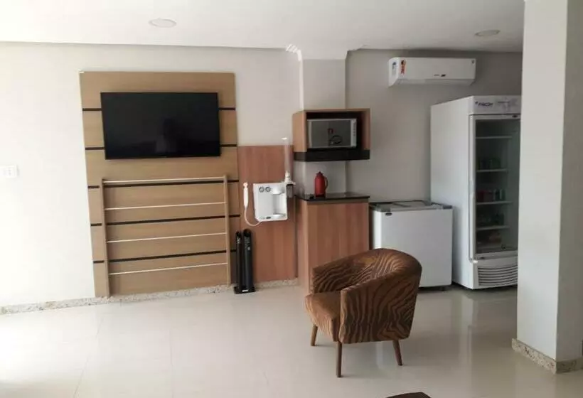 Hotelli Dos Reis