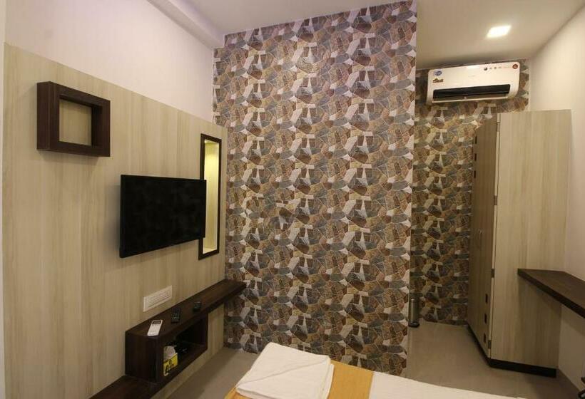 ホテル Golden Residency