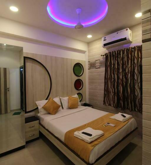 ホテル Golden Residency