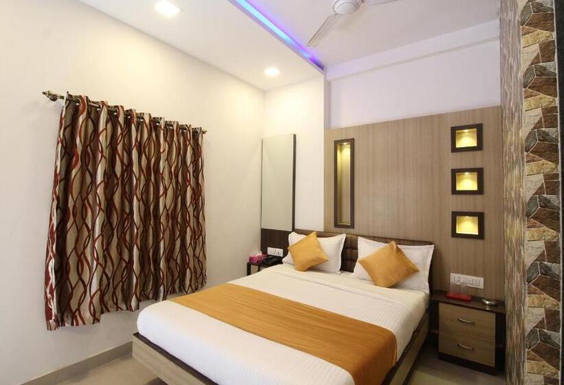 ホテル Golden Residency