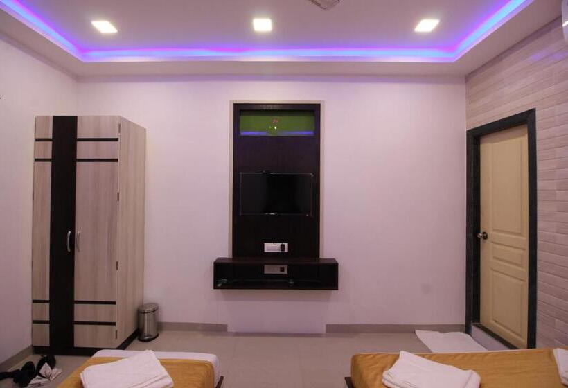 ホテル Golden Residency