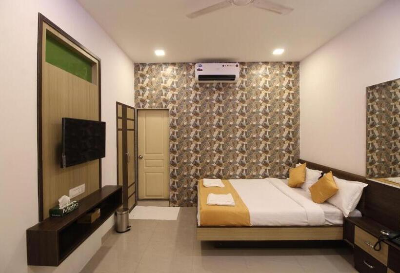 ホテル Golden Residency