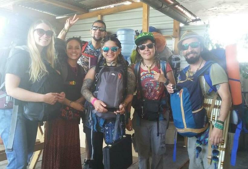 هتل Hospedaje Eli Panajachel