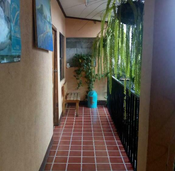 هتل Hospedaje Eli Panajachel