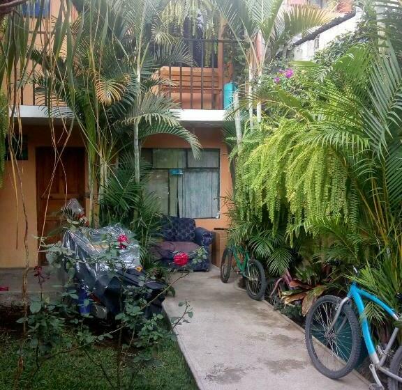 هتل Hospedaje Eli Panajachel