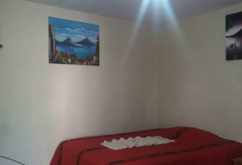 هتل Hospedaje Eli Panajachel