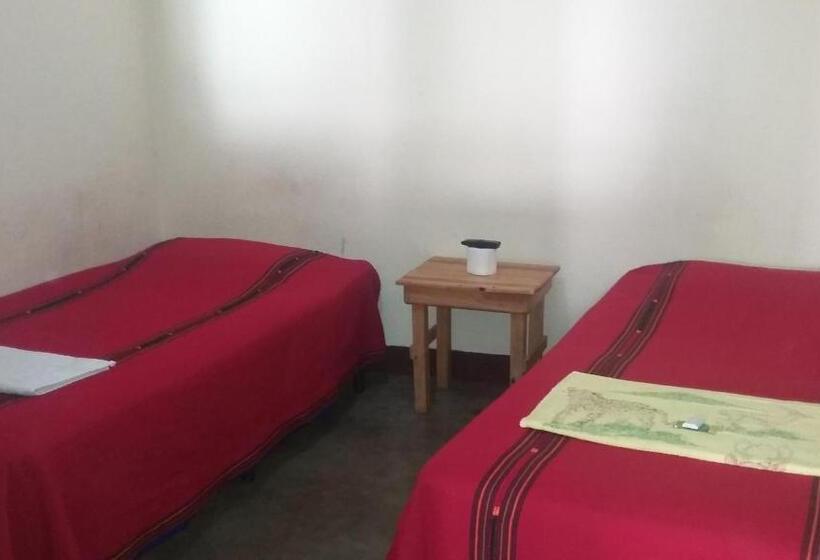 هتل Hospedaje Eli Panajachel