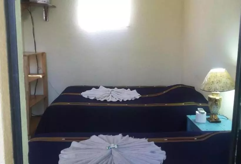 هتل Hospedaje Eli Panajachel