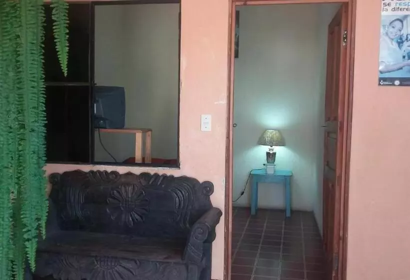 هتل Hospedaje Eli Panajachel