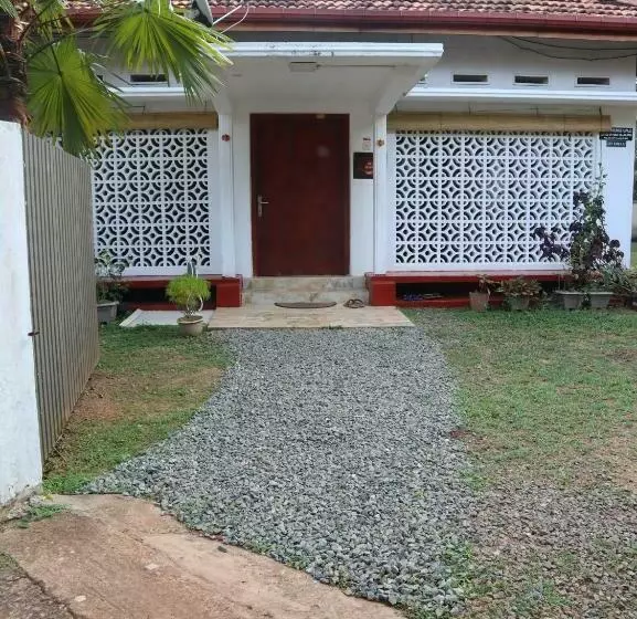 ペンション Sri Nimali Guesthouse