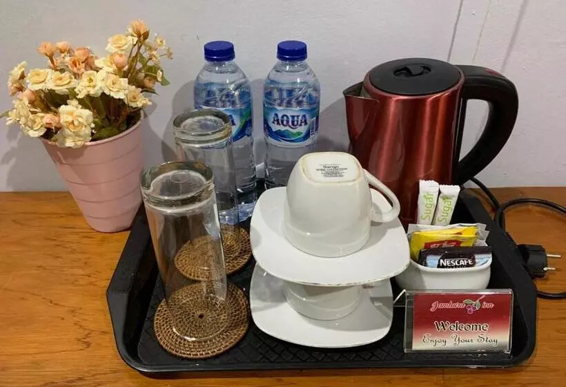 ホテル Jambura Inn