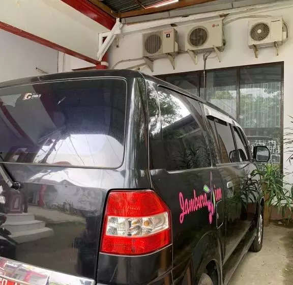 ホテル Jambura Inn