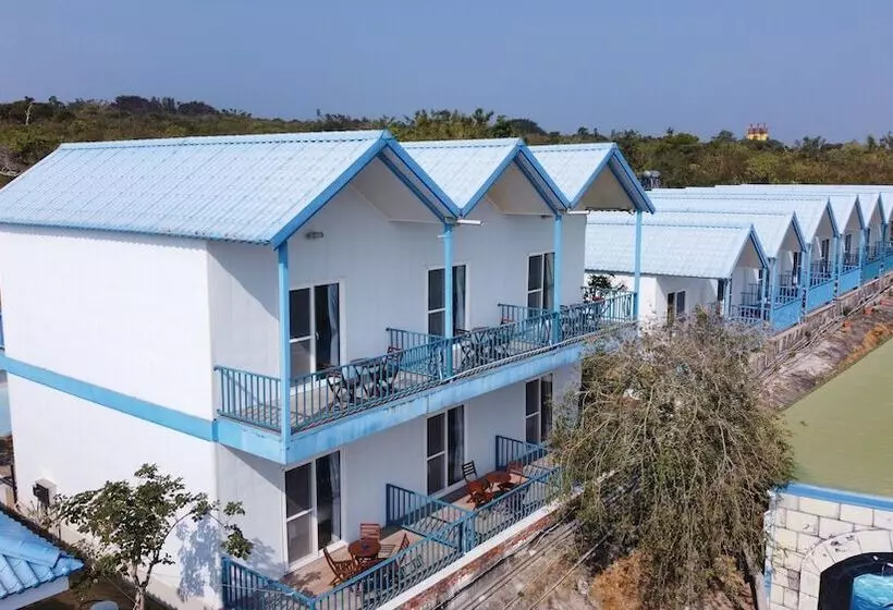 هتل Loju Seaview Homestay