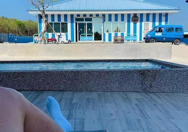 هتل Loju Seaview Homestay