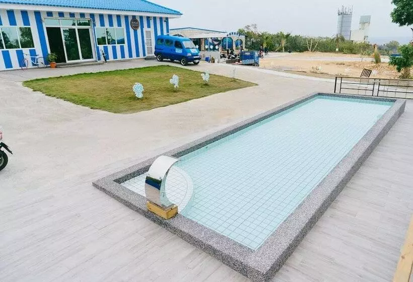 هتل Loju Seaview Homestay