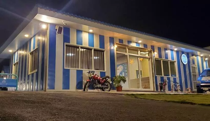 هتل Loju Seaview Homestay