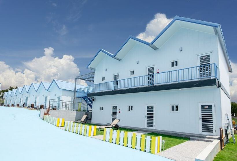 هتل Loju Seaview Homestay