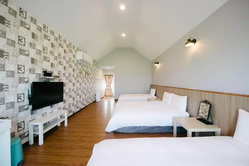 هتل Loju Seaview Homestay