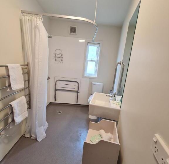 בית מלון כפרי Akaroa Village Inn