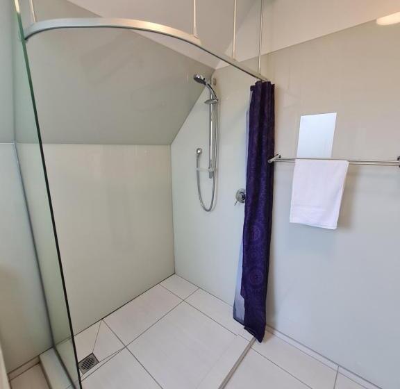 בית מלון כפרי Akaroa Village Inn