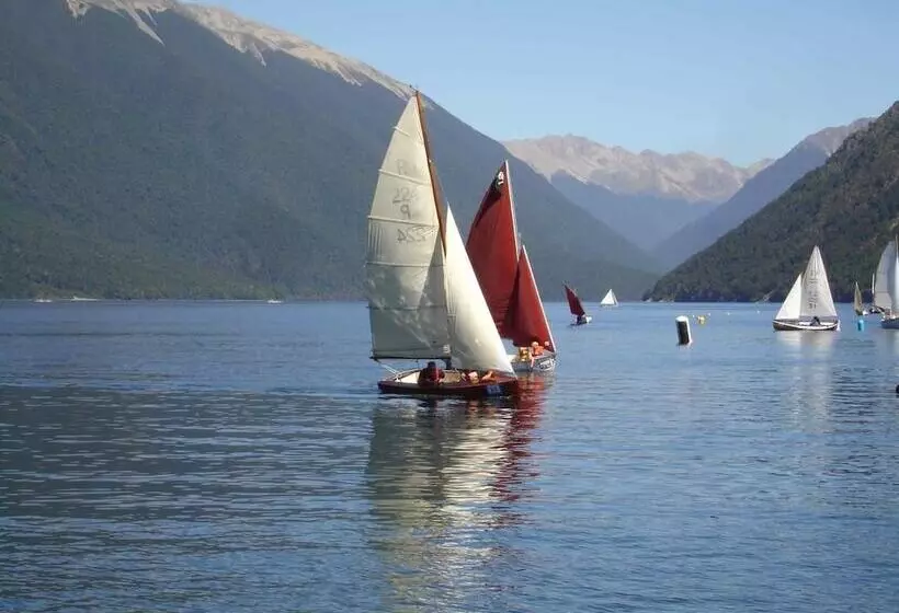 ホテル Alpine Lodge