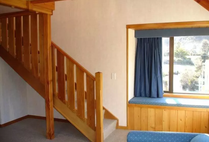 ホテル Alpine Lodge