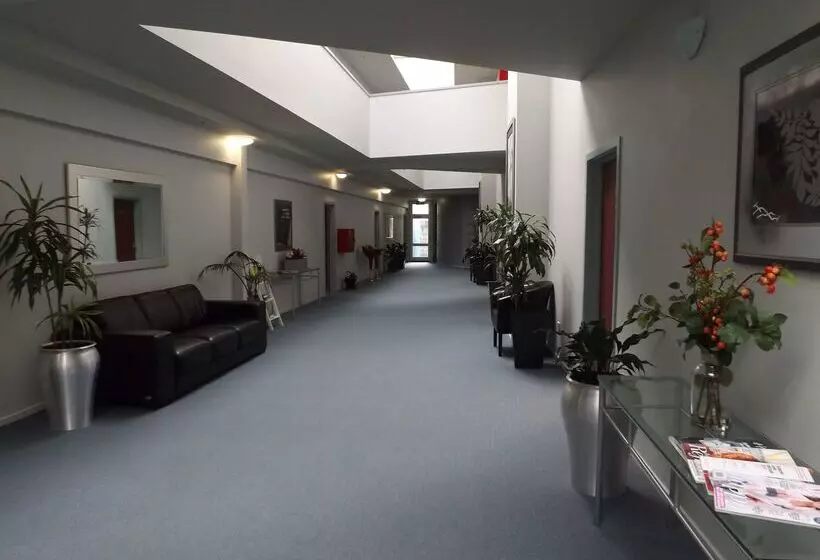 בית מלון כפרי Best Western Wellington