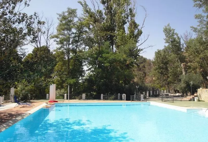 Hotel Casas Cueva Y Cortijo La Tala En Guadix