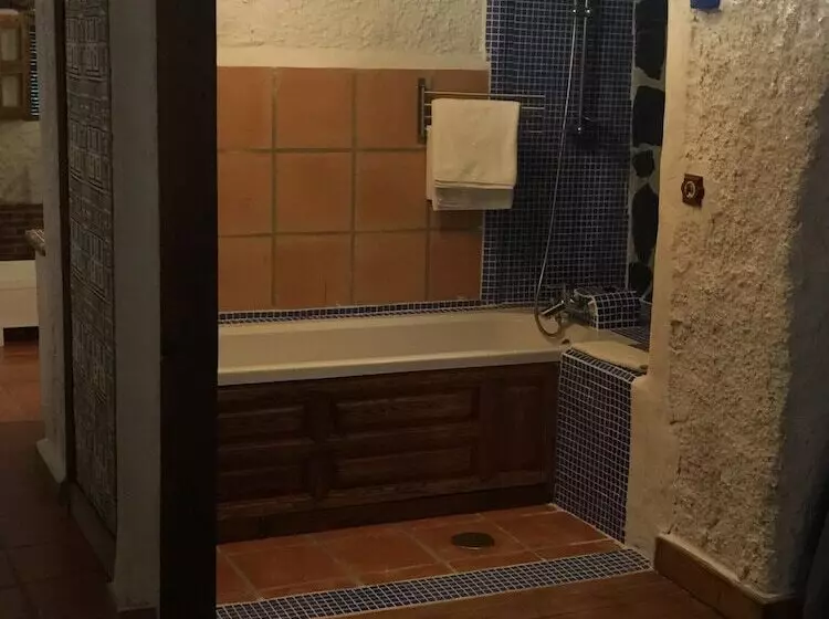 Hotel Casas Cueva Y Cortijo La Tala En Guadix