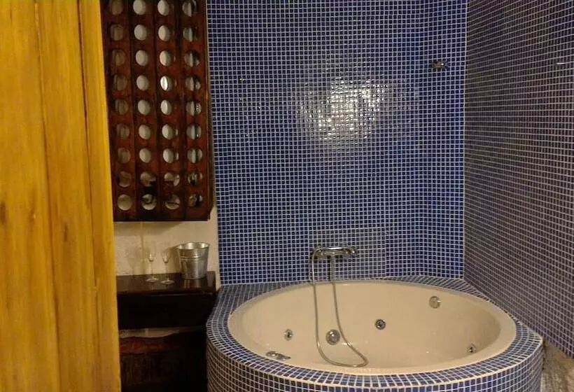 Hotel Casas Cueva Y Cortijo La Tala En Guadix