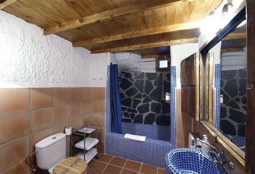 Hotel Casas Cueva Y Cortijo La Tala En Guadix