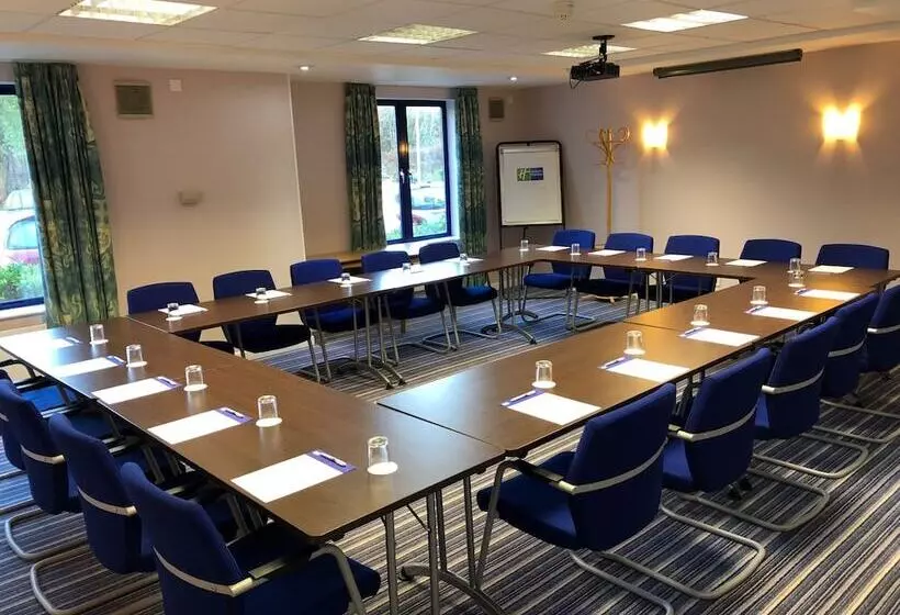 Hotel Holiday Inn Express Poole, An Ihg