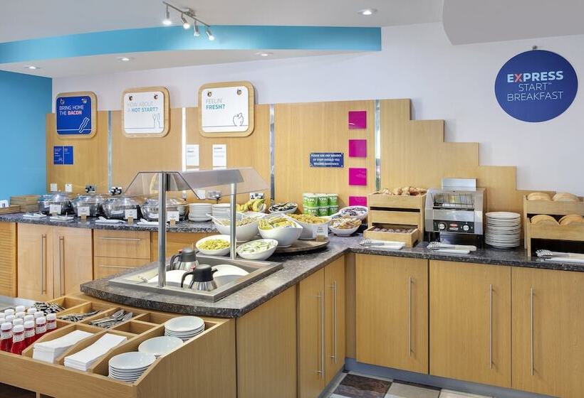 Hotel Holiday Inn Express Poole, An Ihg