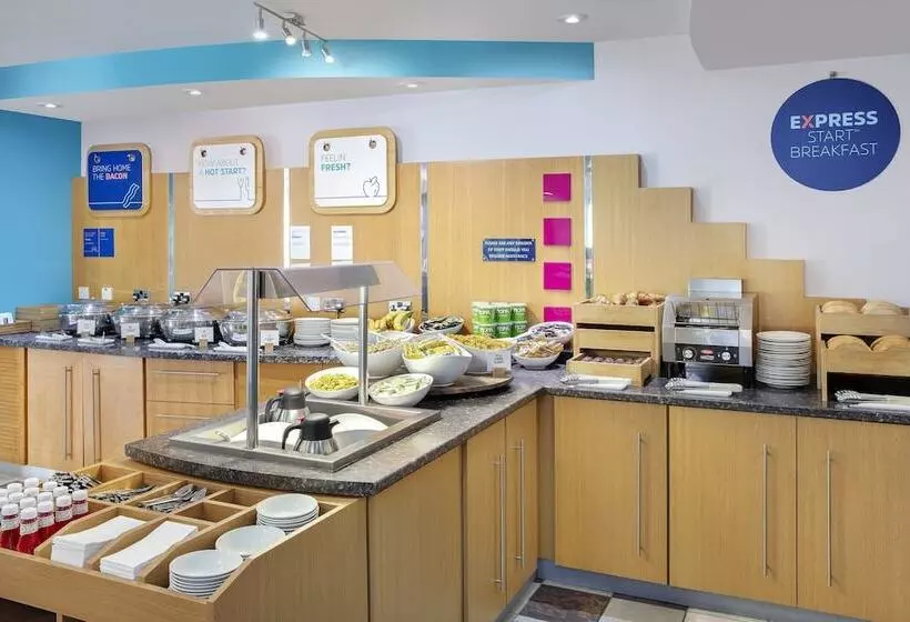 Hotel Holiday Inn Express Poole, An Ihg
