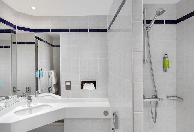 Hotel Holiday Inn Express Poole, An Ihg