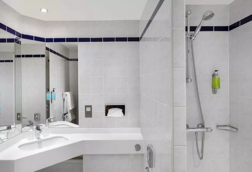 Hotel Holiday Inn Express Poole, An Ihg