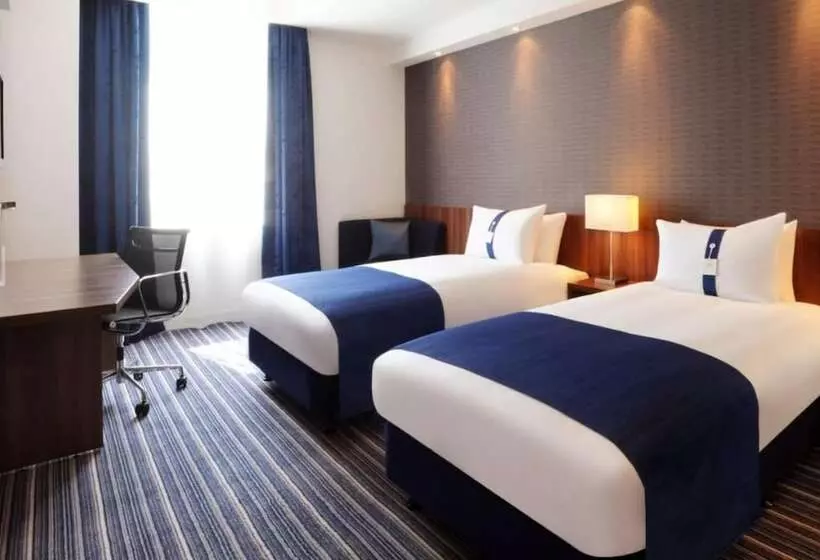 Hotel Holiday Inn Express Poole, An Ihg