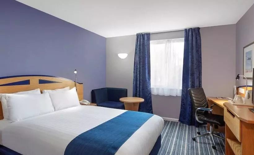 Hotel Holiday Inn Express Poole, An Ihg