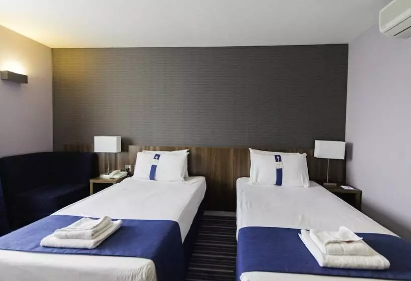 Hotel Holiday Inn Express Poole, An Ihg