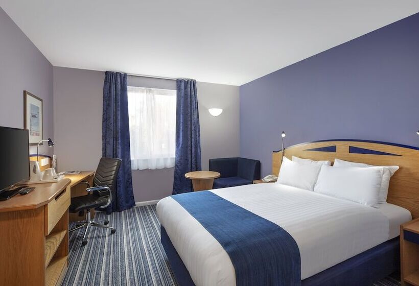 Hotel Holiday Inn Express Poole, An Ihg