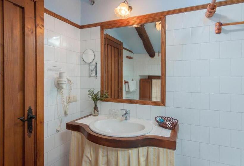 田舎風ホテル Casona De La Salceda