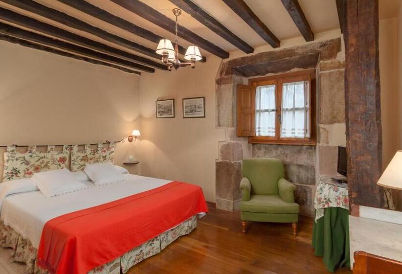 田舎風ホテル Casona De La Salceda