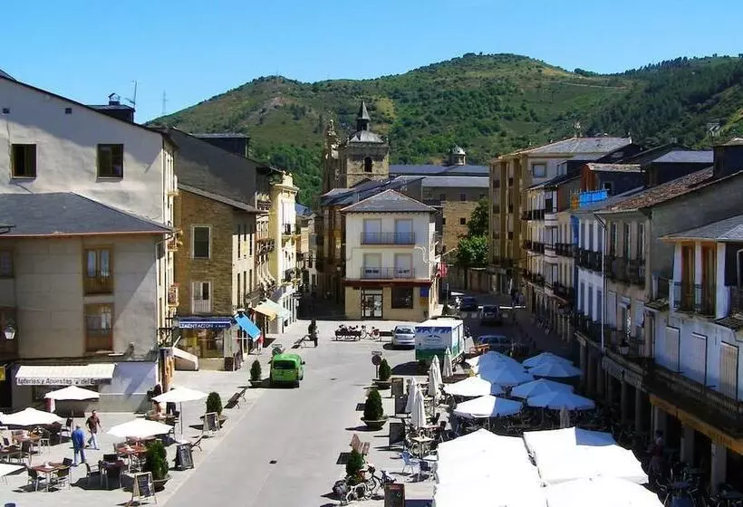هتل روستایی Plaza Mayor