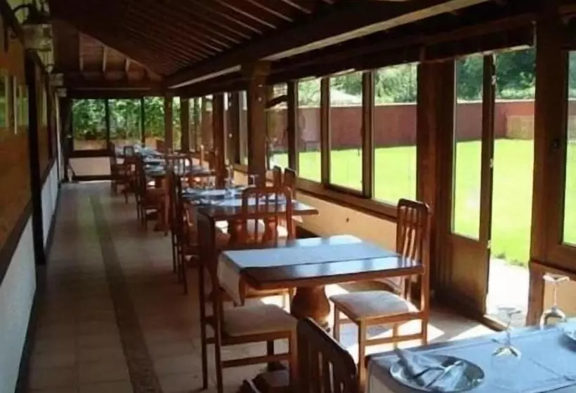 בית מלון כפרי Posada Restaurante Prada A Tope