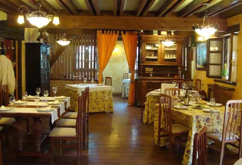 בית מלון כפרי Posada Restaurante Prada A Tope